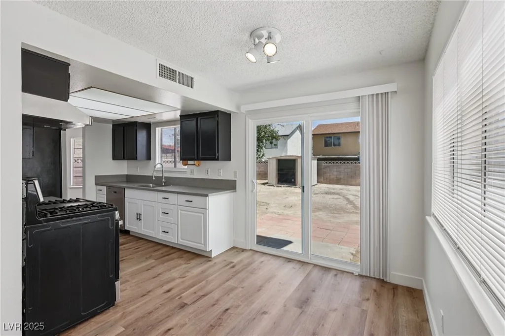 1524 Teardrop, Las Vegas, NV 89142