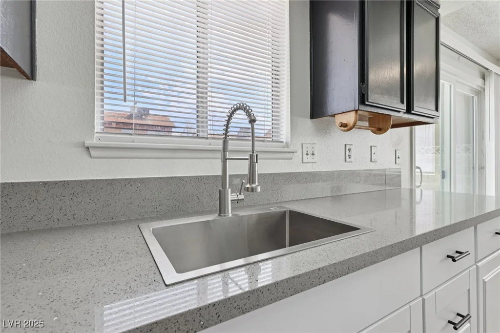 1524 Teardrop, Las Vegas, NV 89142
