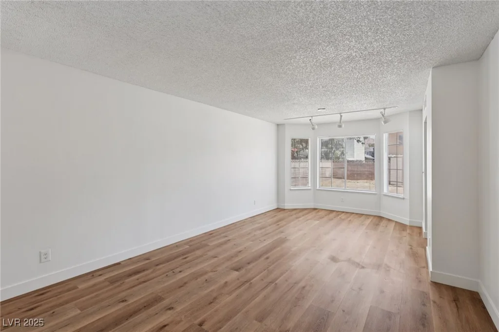 1524 Teardrop, Las Vegas, NV 89142