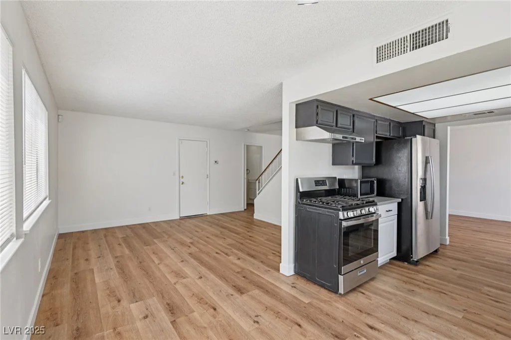 1524 Teardrop, Las Vegas, NV 89142