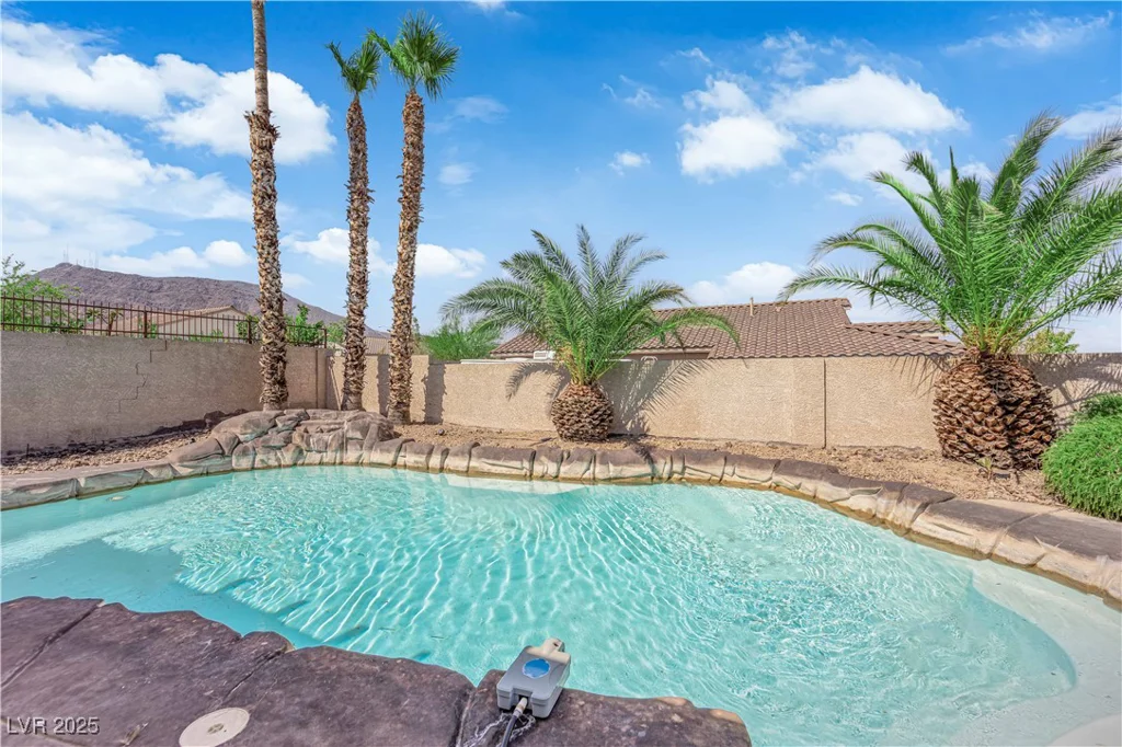 650 Victory, Henderson, NV 89015