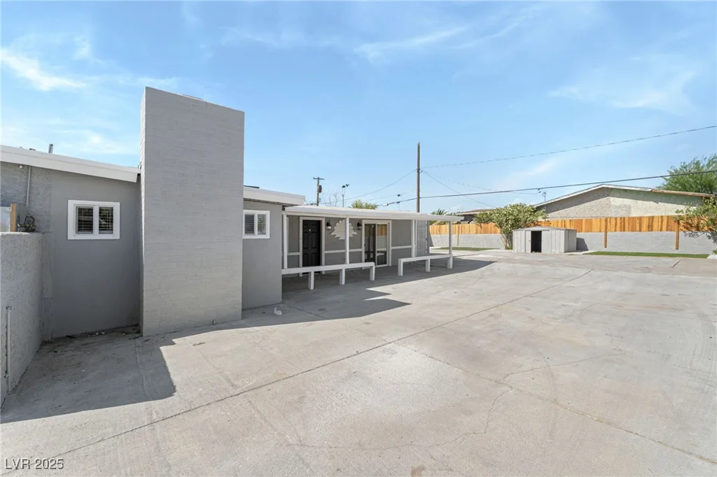 2221 Ellis, North Las Vegas, NV 89030