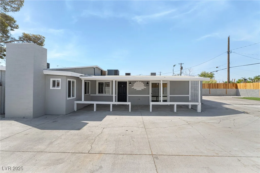 2221 Ellis, North Las Vegas, NV 89030