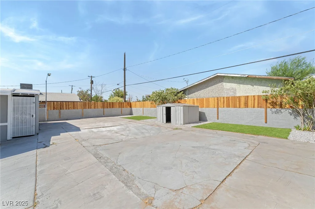 2221 Ellis, North Las Vegas, NV 89030