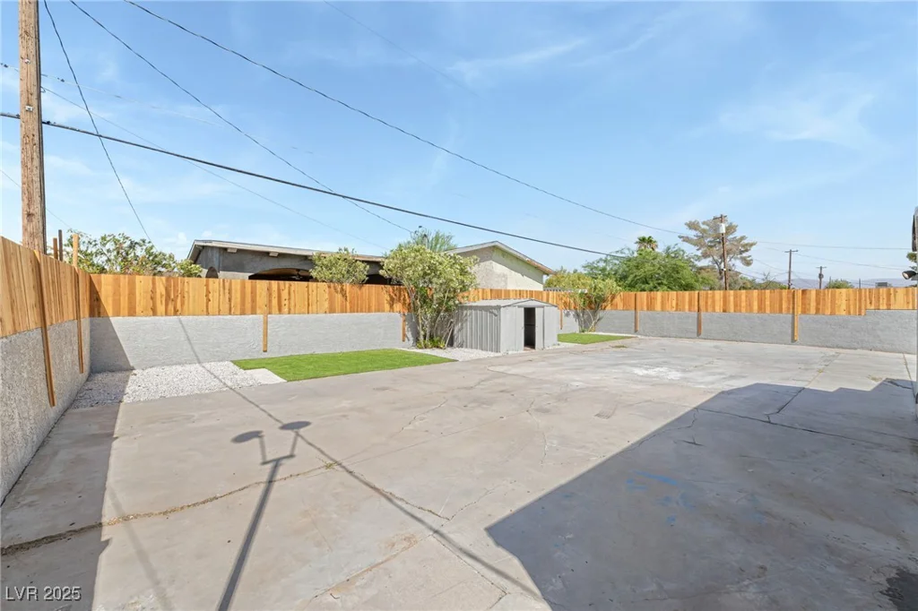 2221 Ellis, North Las Vegas, NV 89030