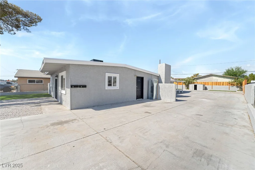 2221 Ellis, North Las Vegas, NV 89030