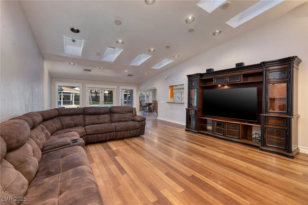 6635 Oquendo, Las Vegas, NV 89118