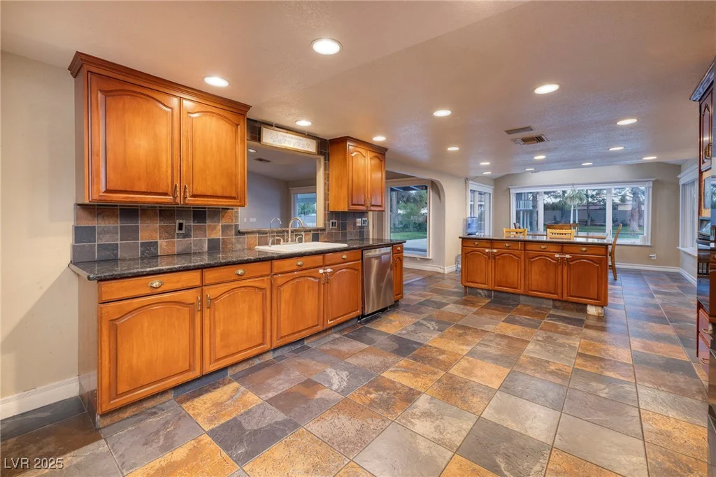6635 Oquendo, Las Vegas, NV 89118
