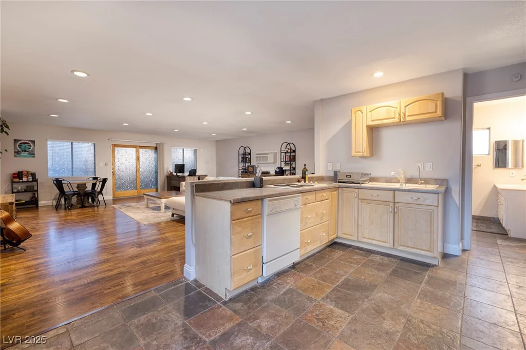 6635 Oquendo, Las Vegas, NV 89118
