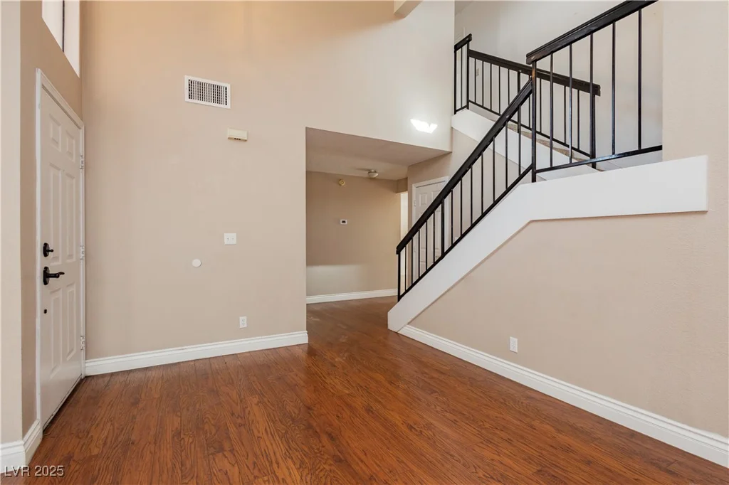 6121 Blossom Knoll, Las Vegas, NV 89108