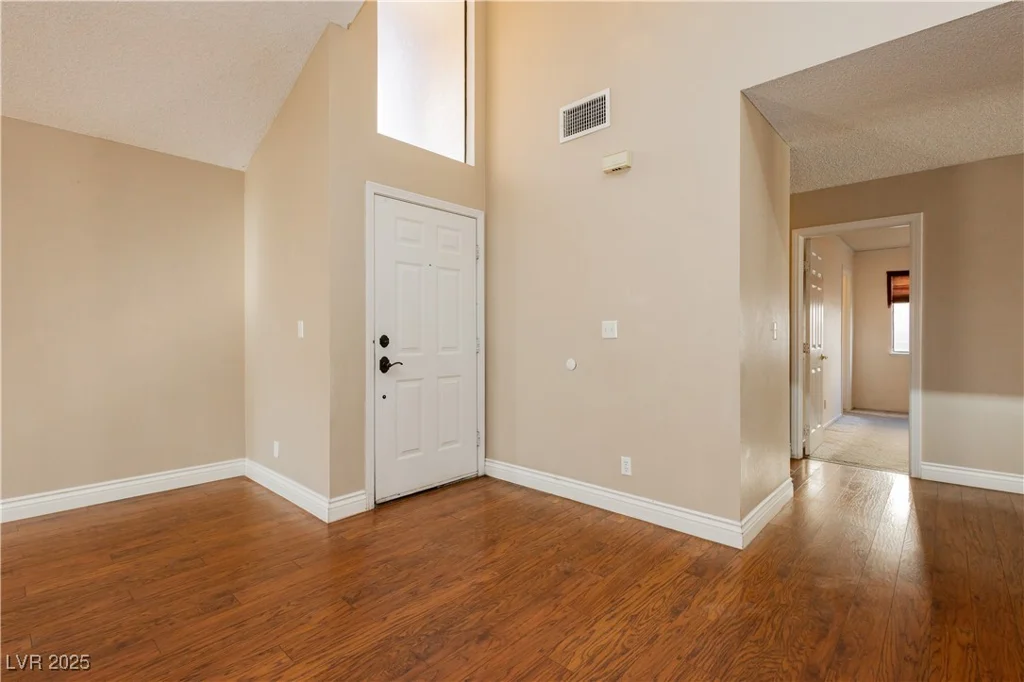 6121 Blossom Knoll, Las Vegas, NV 89108