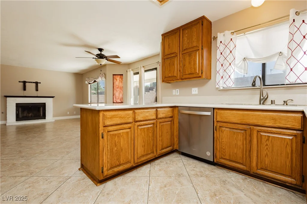 6121 Blossom Knoll, Las Vegas, NV 89108