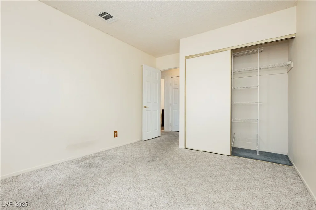 6121 Blossom Knoll, Las Vegas, NV 89108