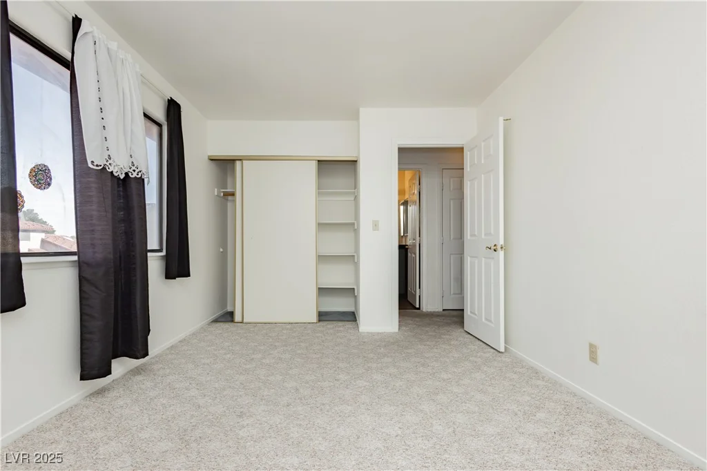6121 Blossom Knoll, Las Vegas, NV 89108
