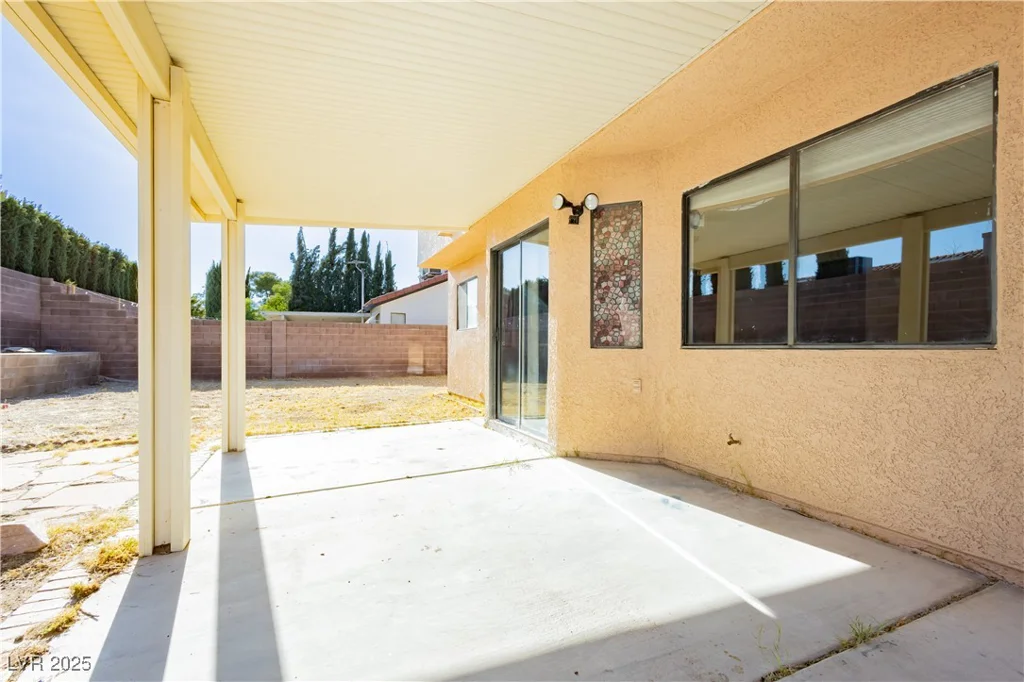 6121 Blossom Knoll, Las Vegas, NV 89108