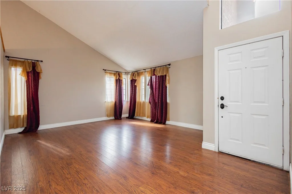 6121 Blossom Knoll, Las Vegas, NV 89108