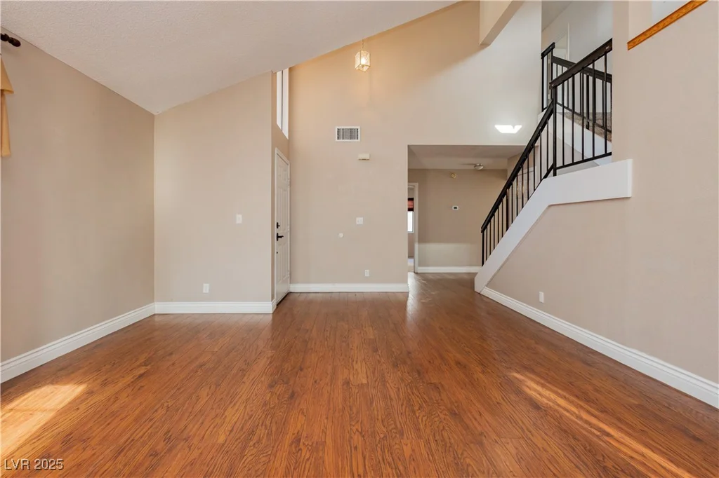 6121 Blossom Knoll, Las Vegas, NV 89108