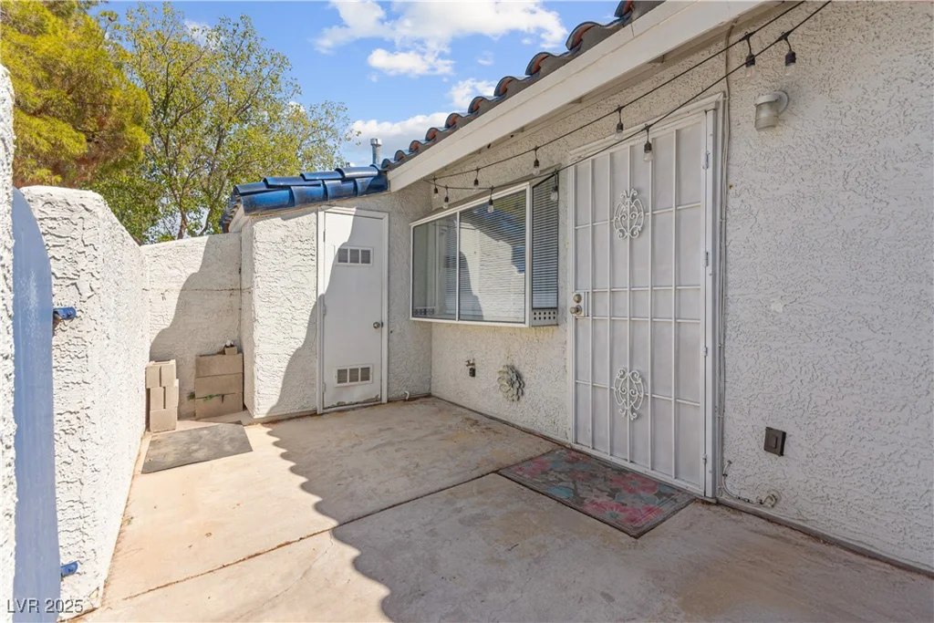 2120 Willowbury, Las Vegas, NV 89108