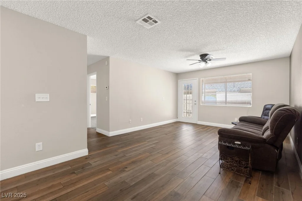 2120 Willowbury, Las Vegas, NV 89108