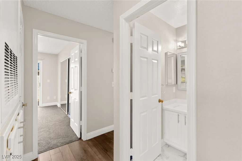 2120 Willowbury, Las Vegas, NV 89108