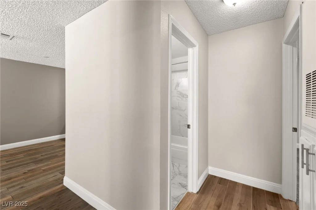 2120 Willowbury, Las Vegas, NV 89108