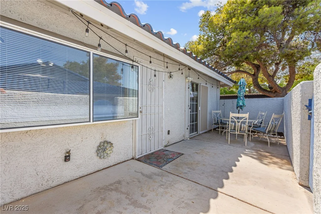 2120 Willowbury, Las Vegas, NV 89108