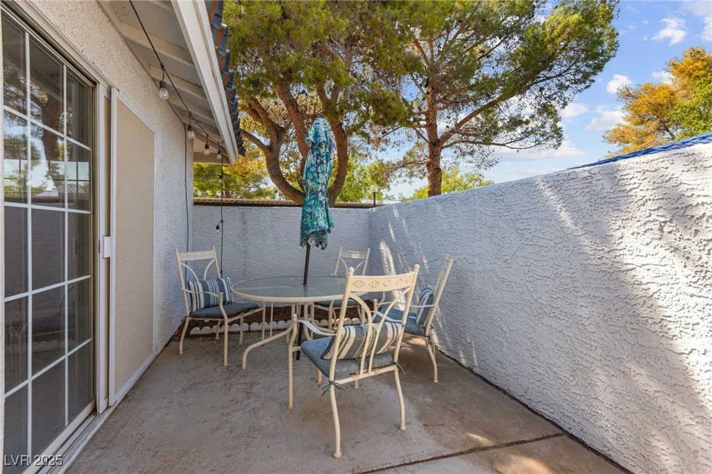 2120 Willowbury, Las Vegas, NV 89108