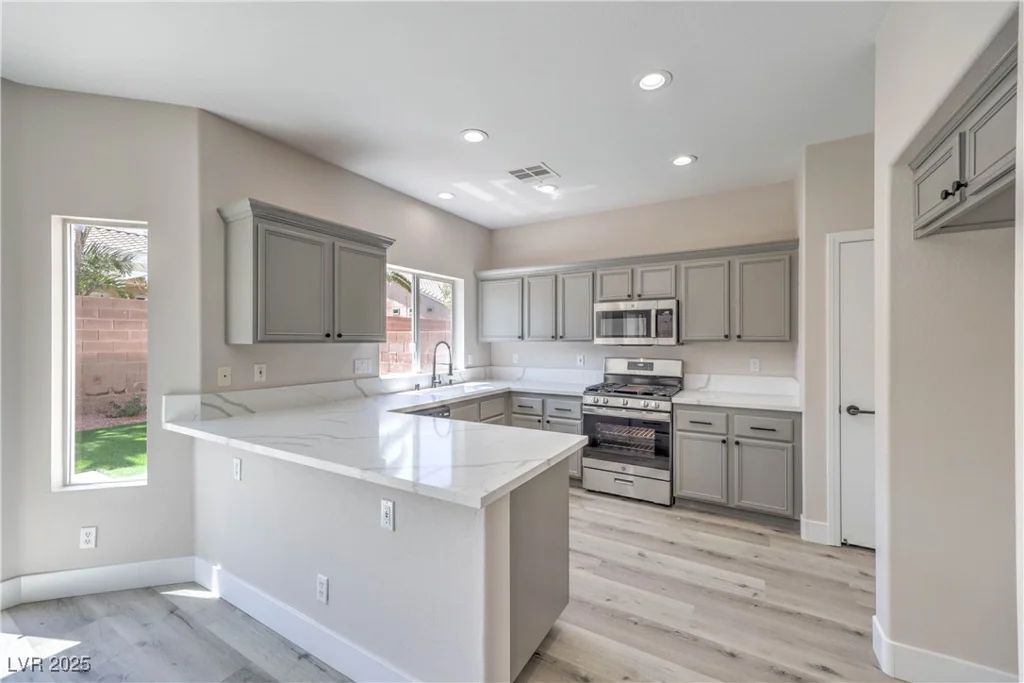 979 Park Bridge, Las Vegas, NV 89123