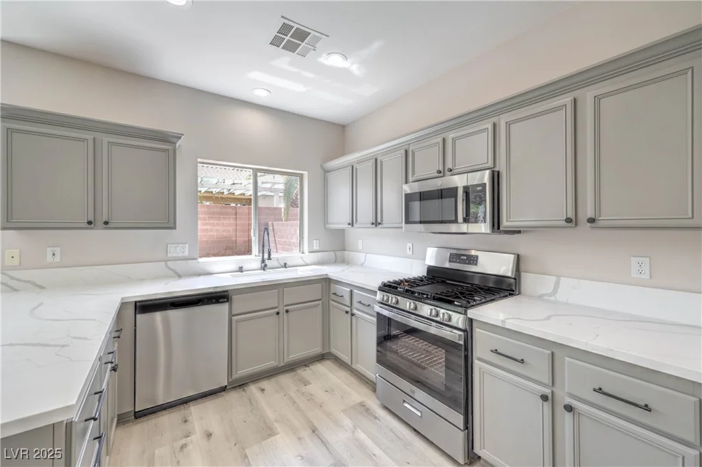979 Park Bridge, Las Vegas, NV 89123