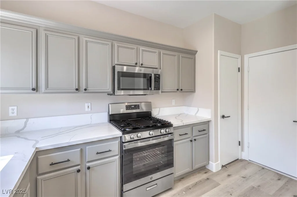 979 Park Bridge, Las Vegas, NV 89123