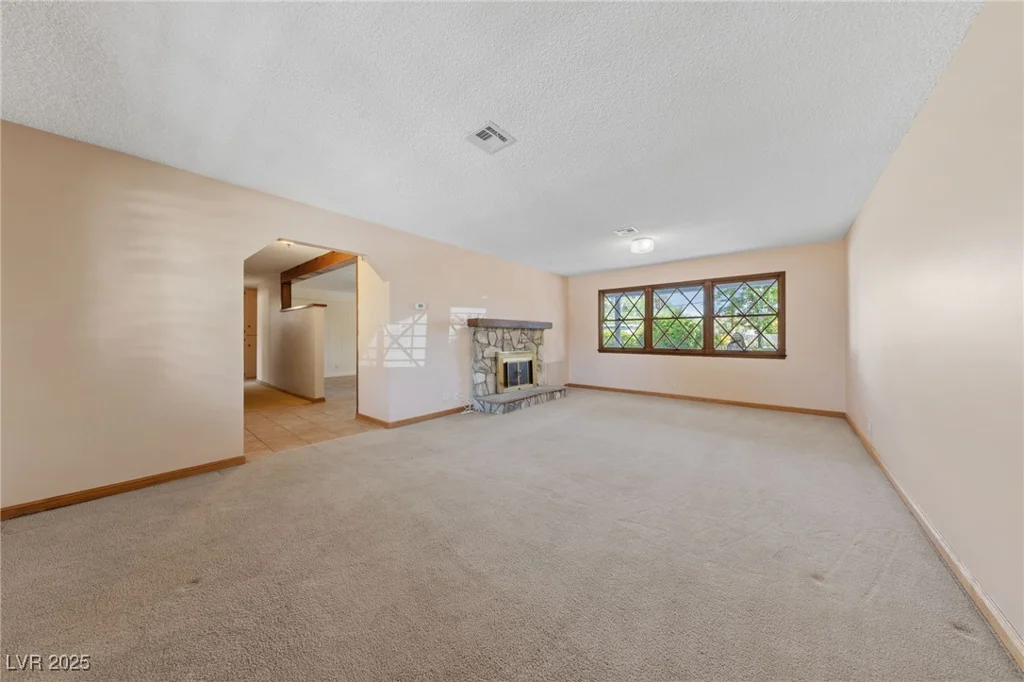 2400 Llewellyn, Las Vegas, NV 89102