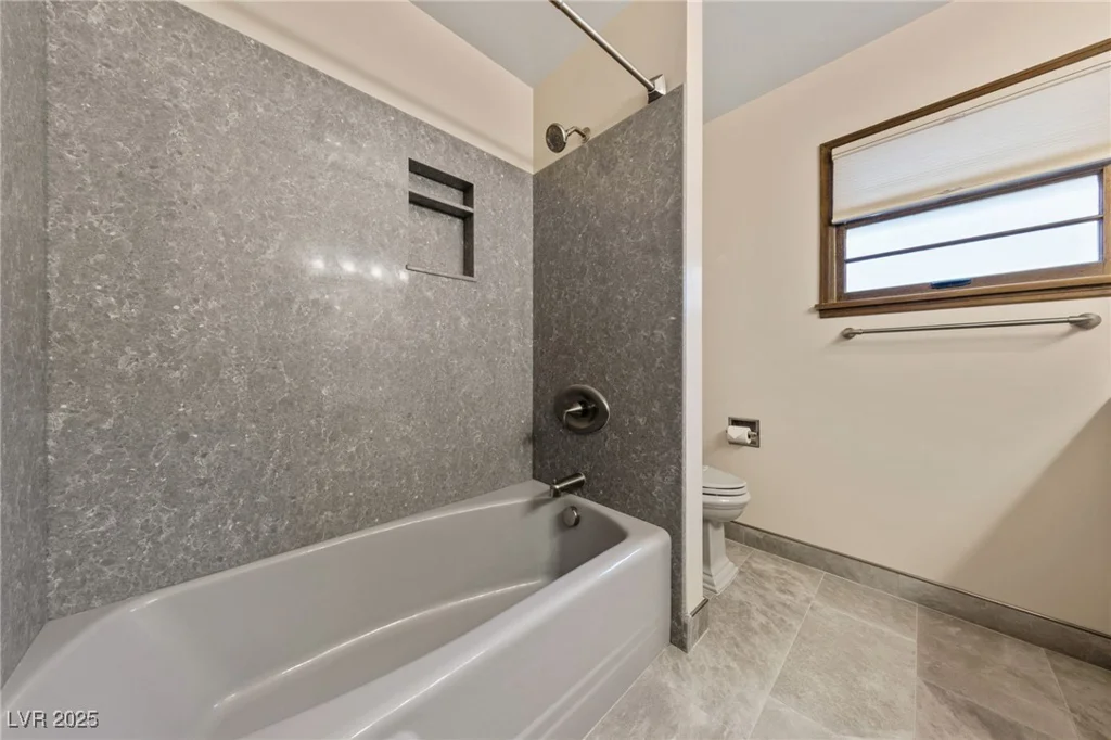 2400 Llewellyn, Las Vegas, NV 89102