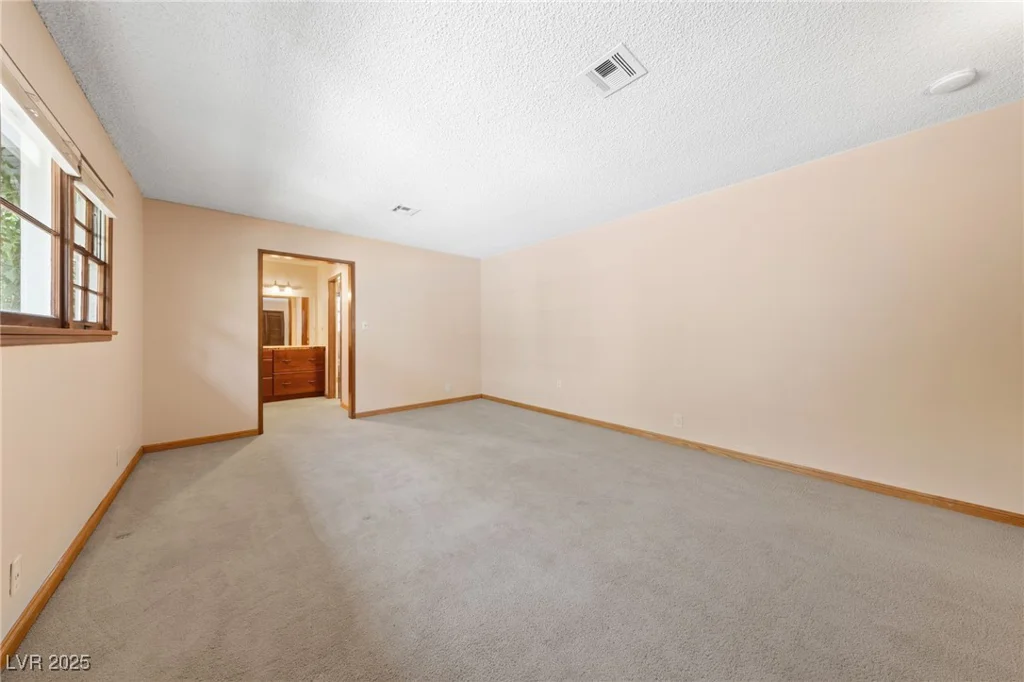 2400 Llewellyn, Las Vegas, NV 89102