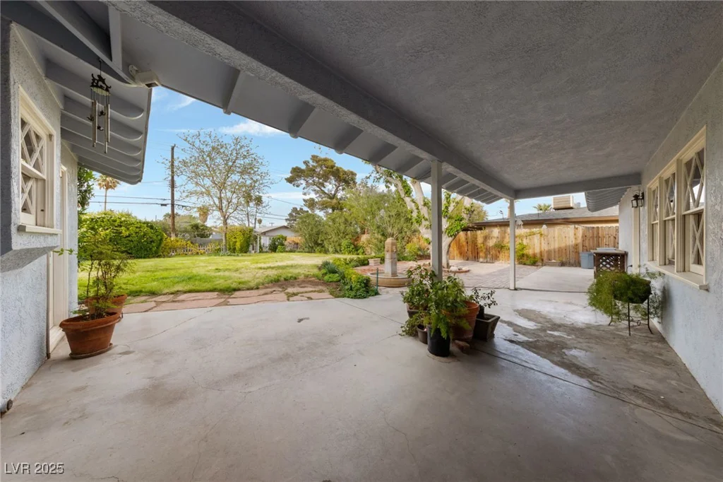 2400 Llewellyn, Las Vegas, NV 89102