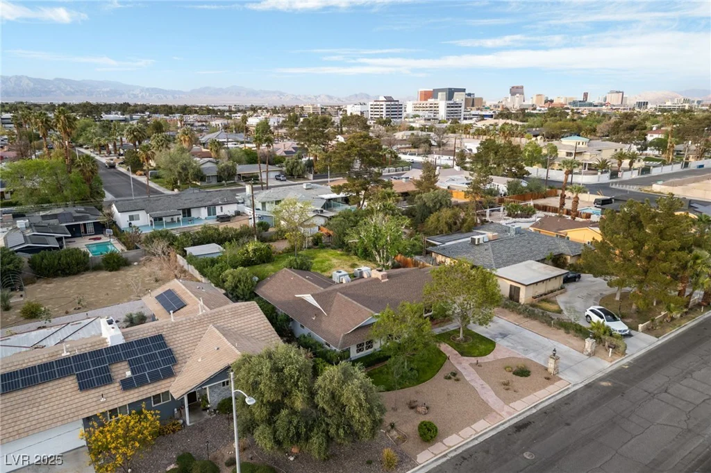 2400 Llewellyn, Las Vegas, NV 89102