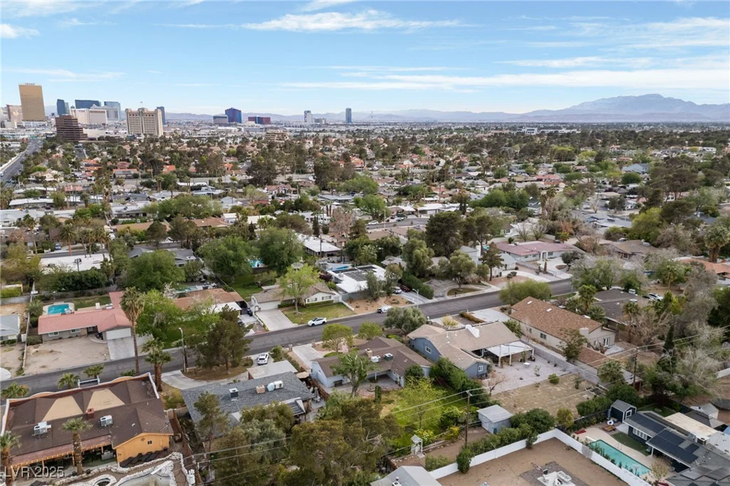 2400 Llewellyn, Las Vegas, NV 89102
