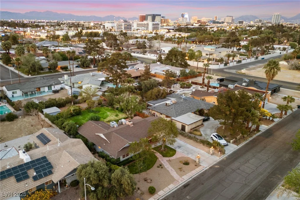 2400 Llewellyn, Las Vegas, NV 89102