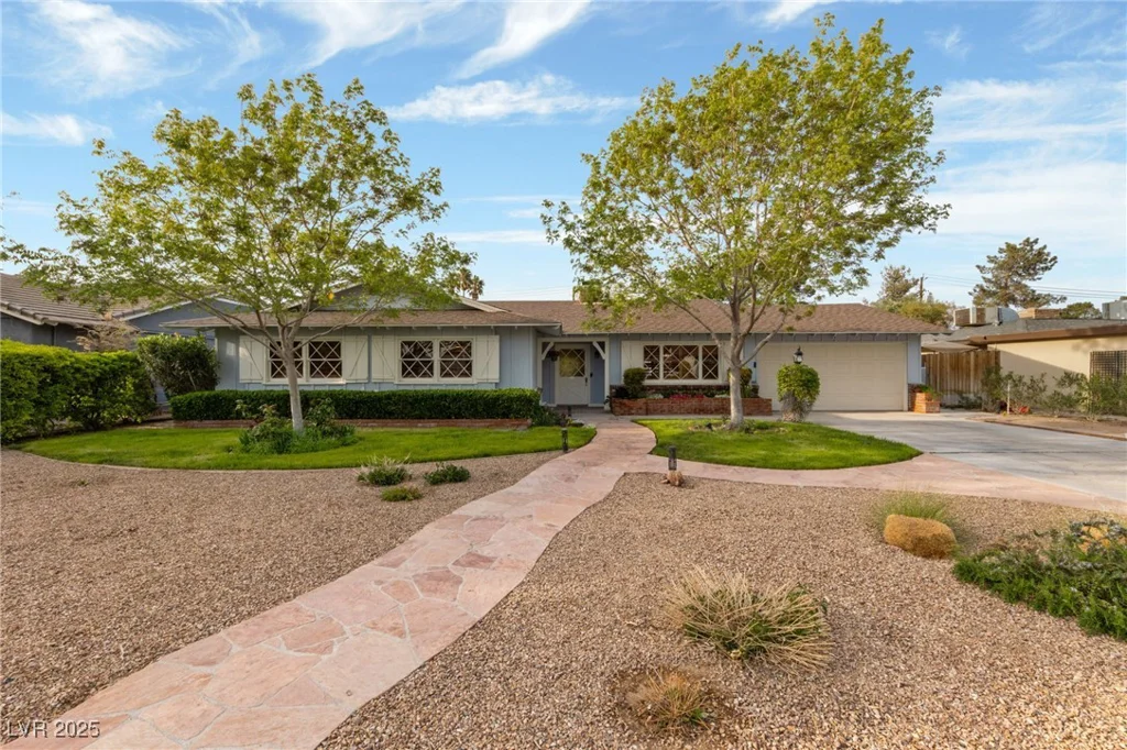 2400 Llewellyn, Las Vegas, NV 89102