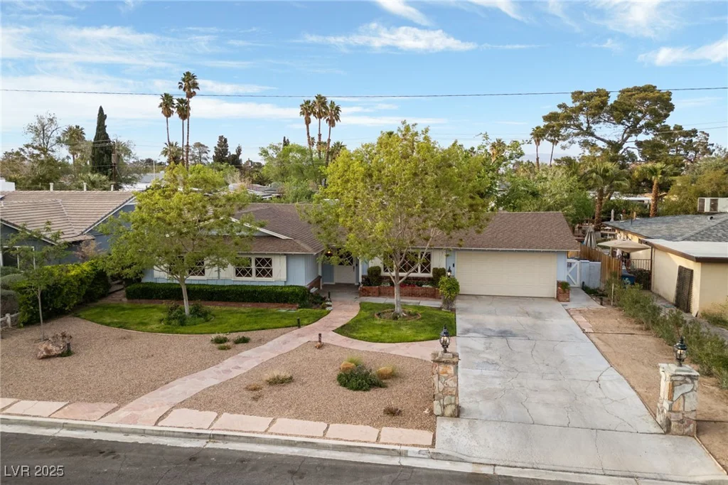 2400 Llewellyn, Las Vegas, NV 89102