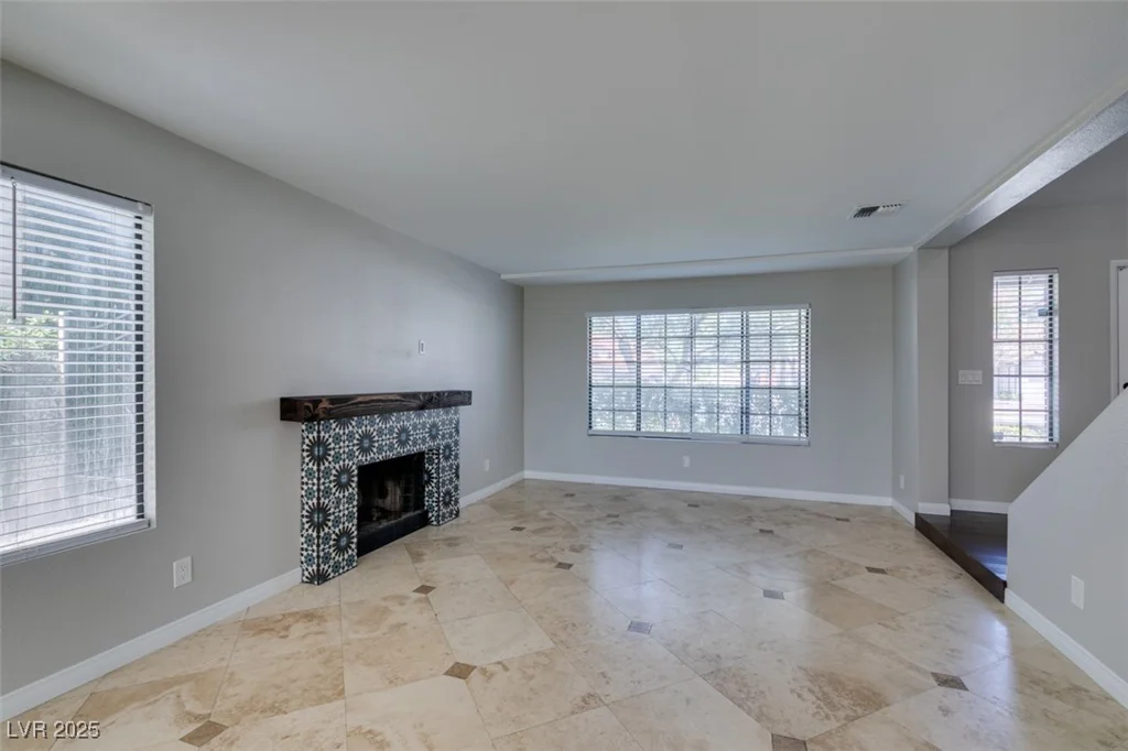 2820 Crystal Bay, Las Vegas, NV 89117