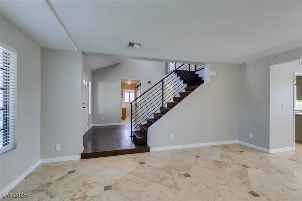 2820 Crystal Bay, Las Vegas, NV 89117