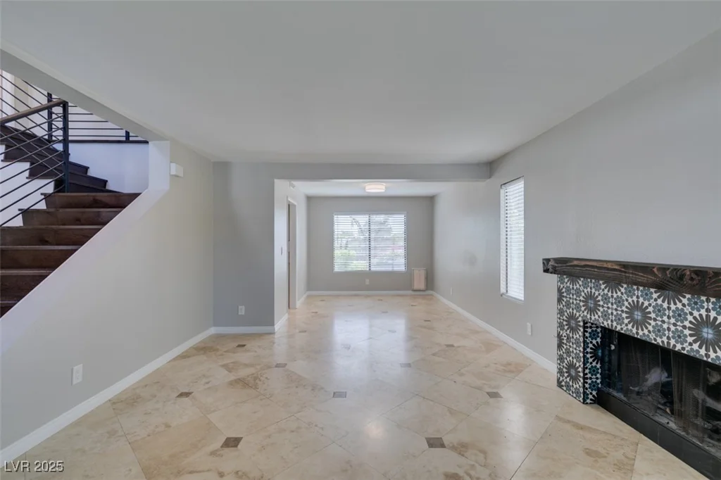 2820 Crystal Bay, Las Vegas, NV 89117