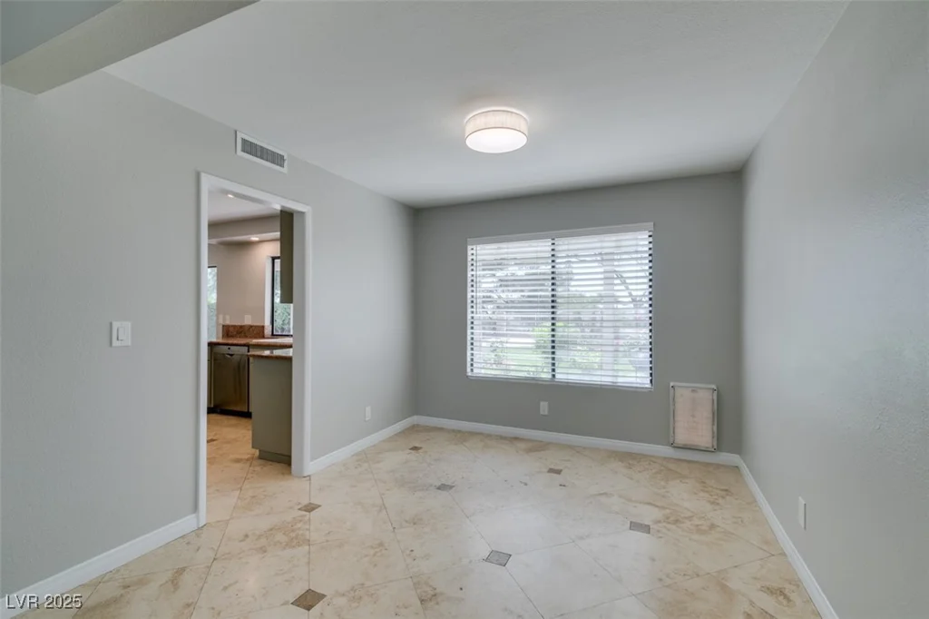 2820 Crystal Bay, Las Vegas, NV 89117