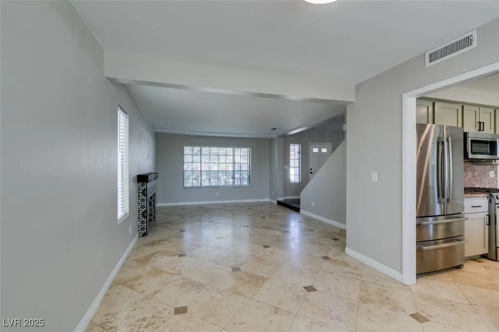 2820 Crystal Bay, Las Vegas, NV 89117