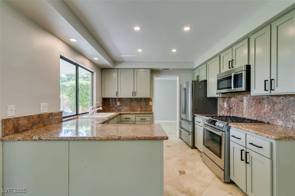 2820 Crystal Bay, Las Vegas, NV 89117