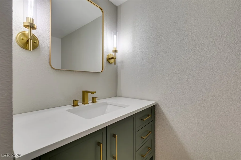 2820 Crystal Bay, Las Vegas, NV 89117
