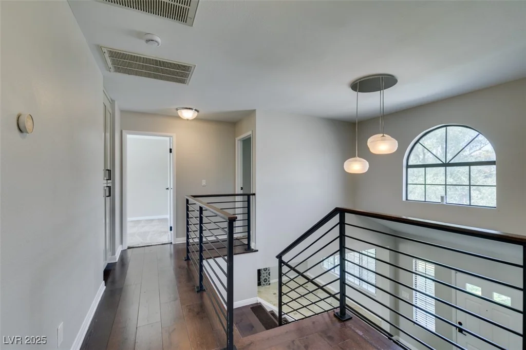 2820 Crystal Bay, Las Vegas, NV 89117