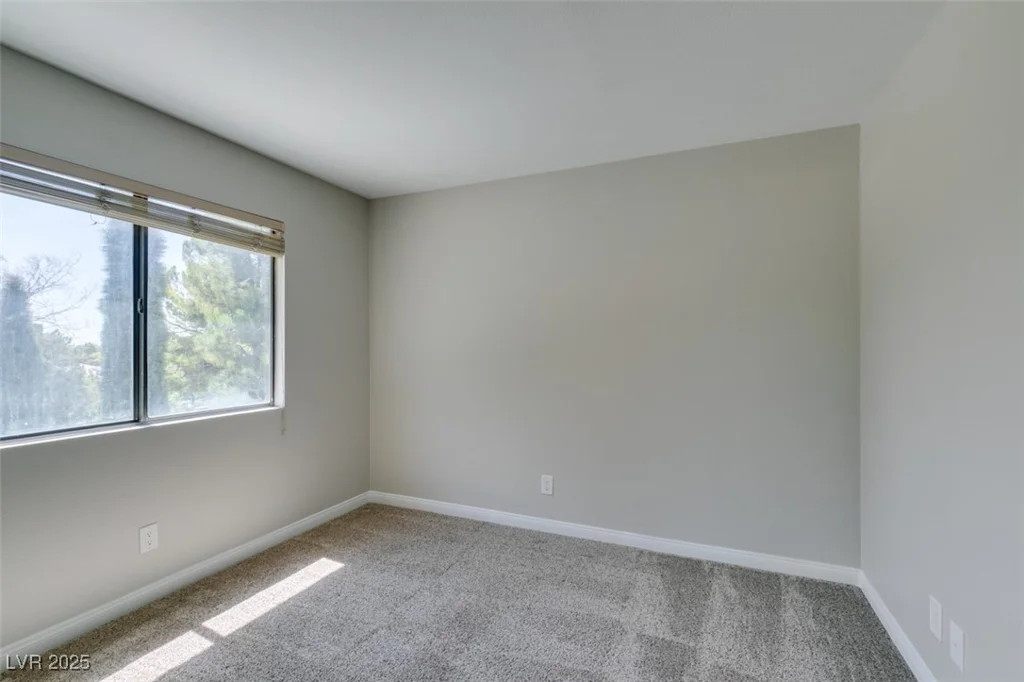 2820 Crystal Bay, Las Vegas, NV 89117