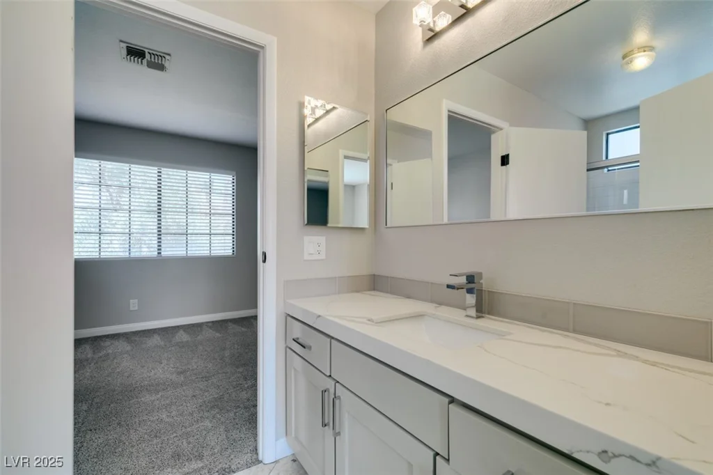 2820 Crystal Bay, Las Vegas, NV 89117