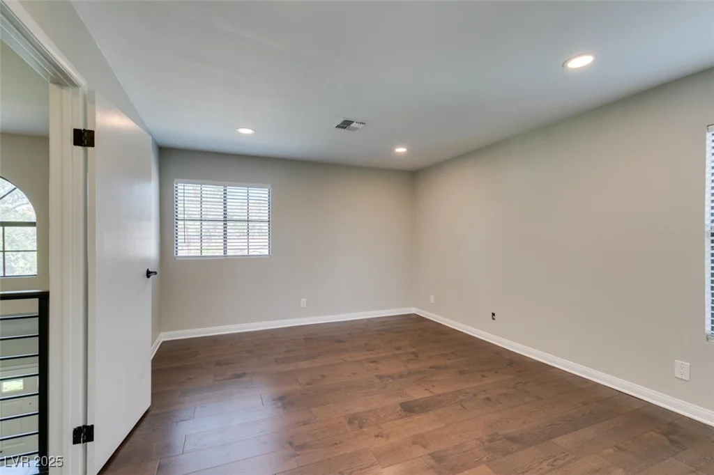 2820 Crystal Bay, Las Vegas, NV 89117